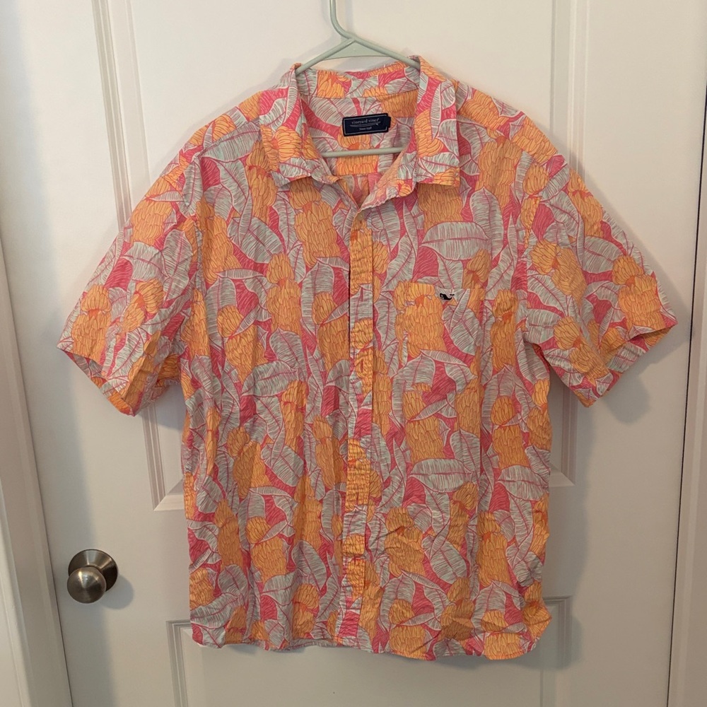 Vibrant Tropical Print Vineyard Vines Men's Shirt